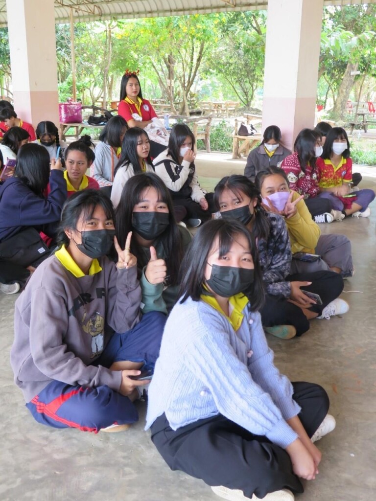 LINE_ALBUM_กิจกรรมวันคริสต์มาส2_๒๒๑๒๒๗_113