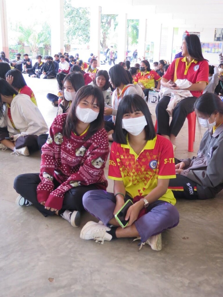 LINE_ALBUM_กิจกรรมวันคริสต์มาส2_๒๒๑๒๒๗_114