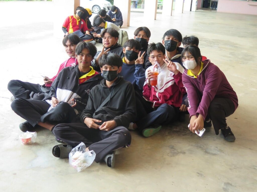 LINE_ALBUM_กิจกรรมวันคริสต์มาส2_๒๒๑๒๒๗_125