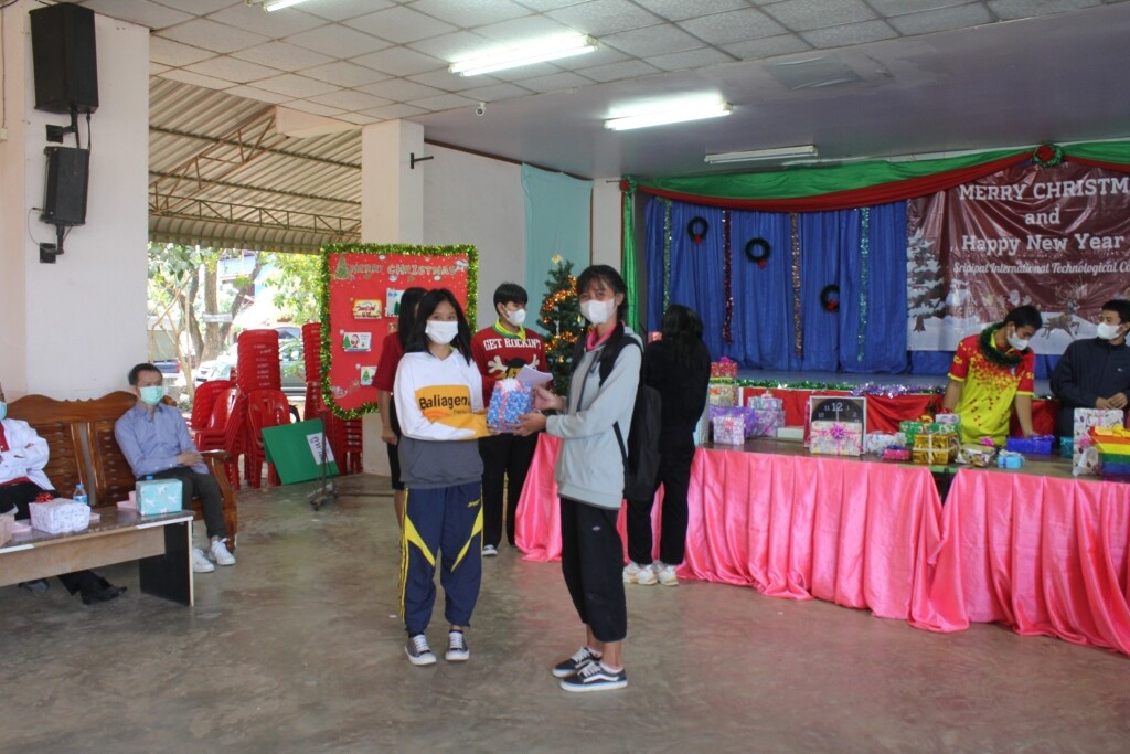 LINE_ALBUM_กิจกรรมวันคริสต์มาส2_๒๒๑๒๒๗_38