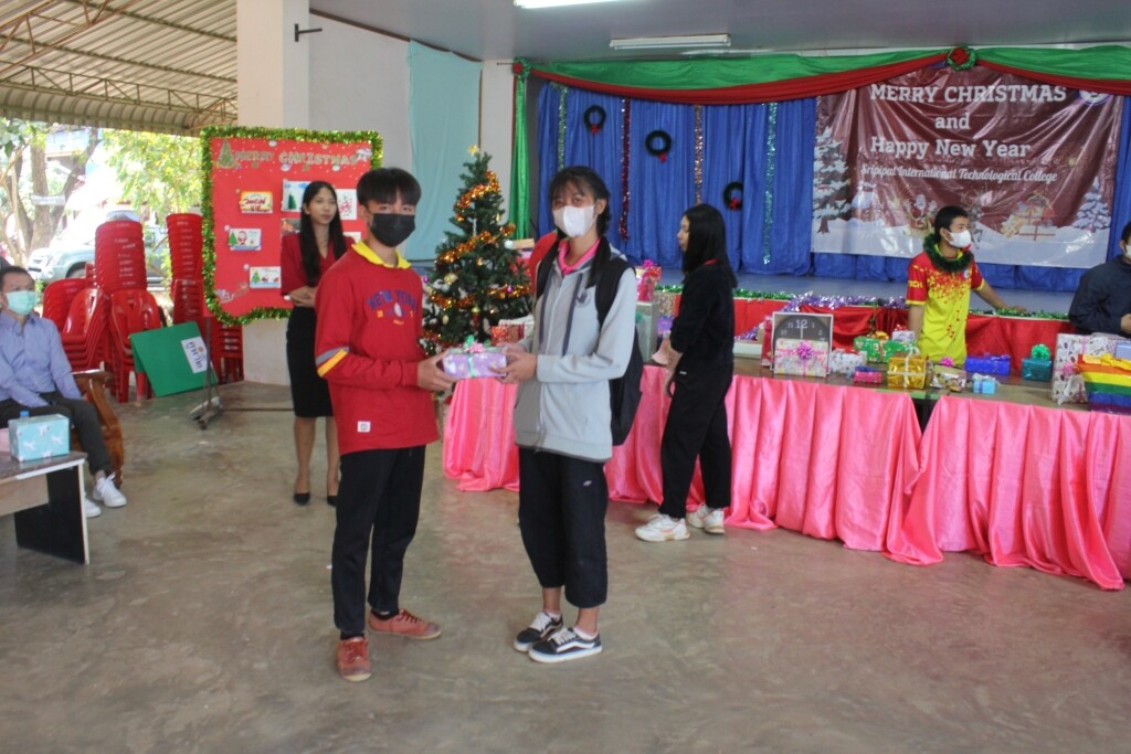 LINE_ALBUM_กิจกรรมวันคริสต์มาส2_๒๒๑๒๒๗_39