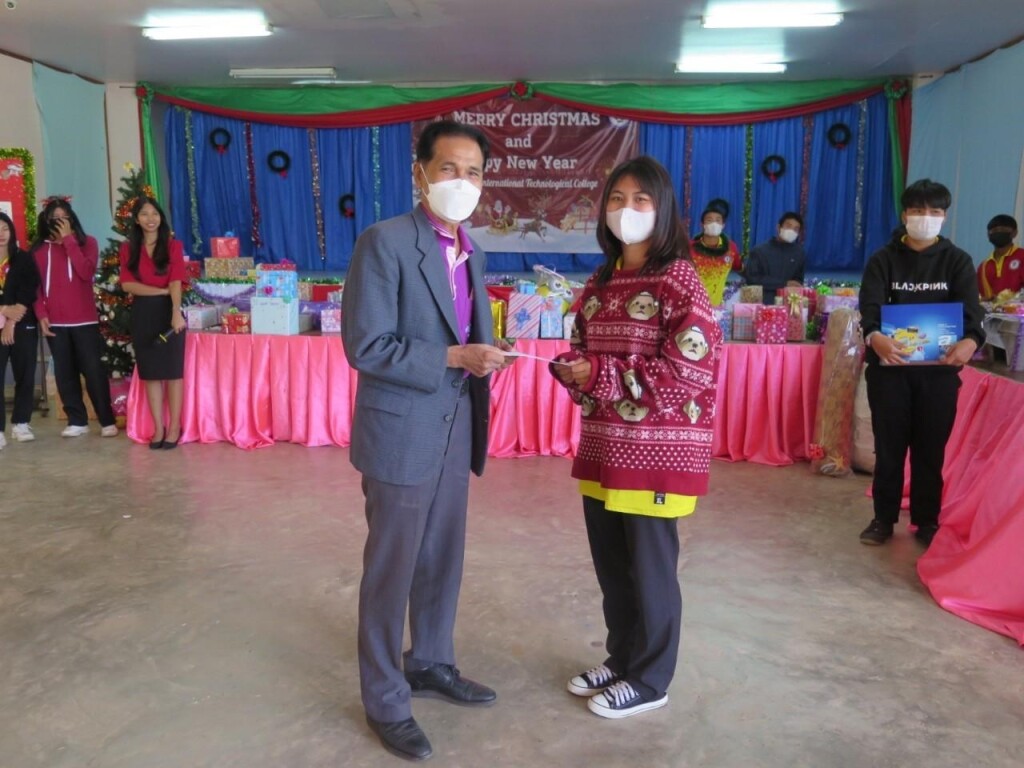 LINE_ALBUM_กิจกรรมวันคริสต์มาส2_๒๒๑๒๒๗_95